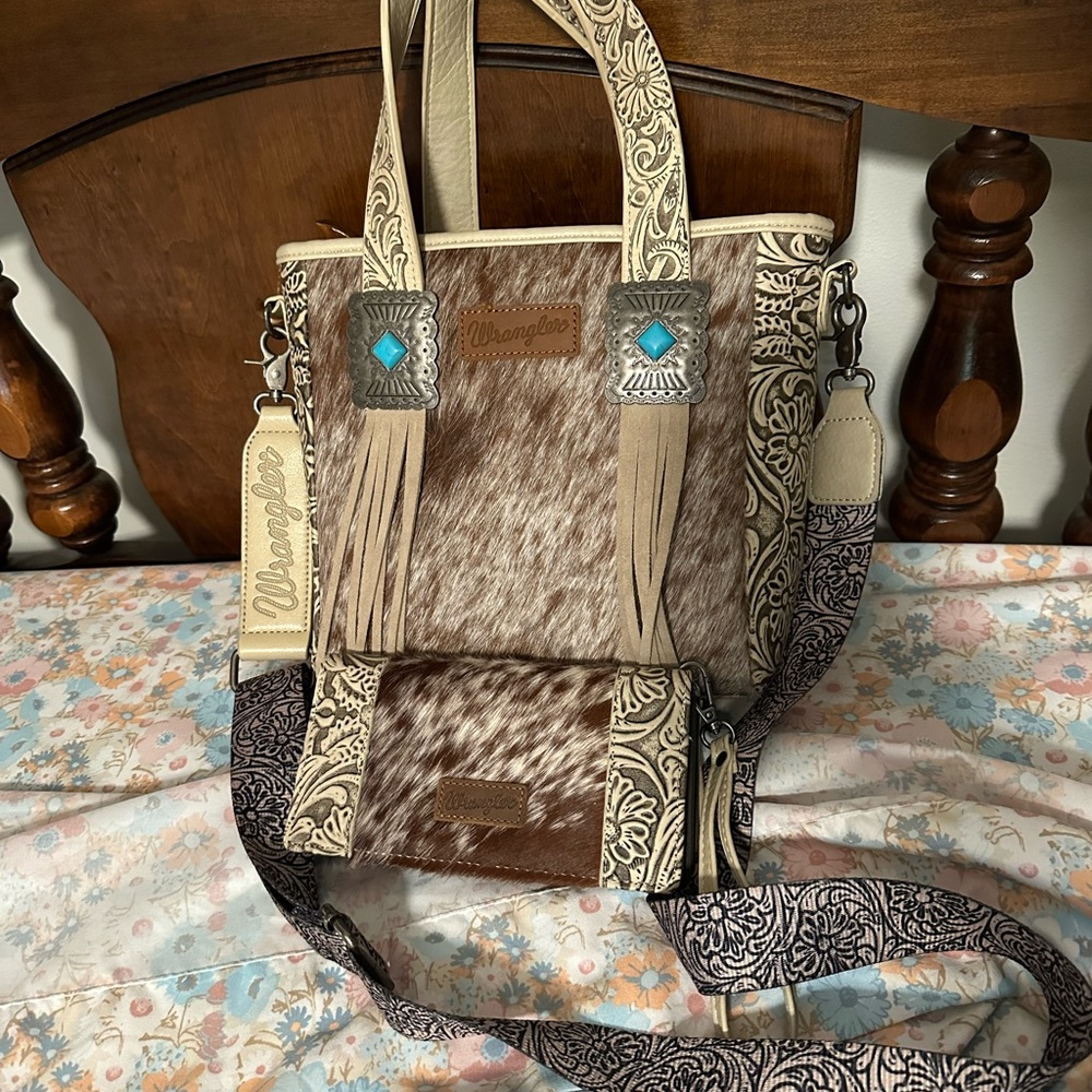 Wrangler Beige and Brown cowhide Shoulder Bag with Turquoise Accents plus wallet
